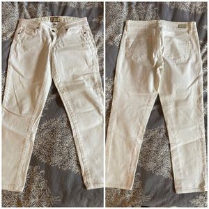 Paige Roxie Capri White, Size 26